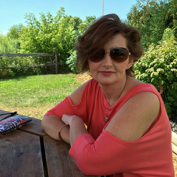 Meet your Posher, Bobbie - Picture 2 of 3